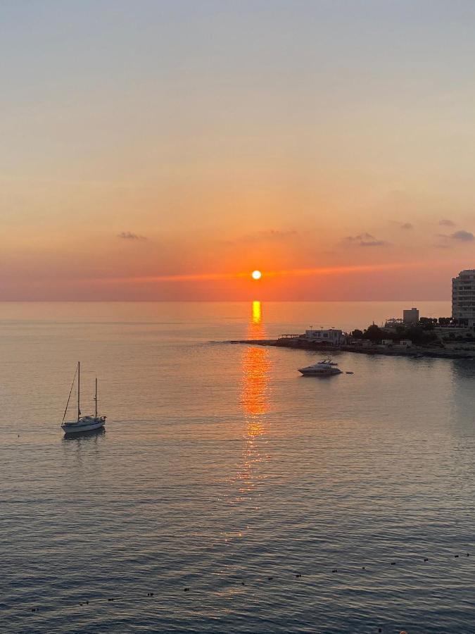 F2 - Lovely Two Bedrooms Flat Sea View, St Julians Saint Julian's Eksteriør billede